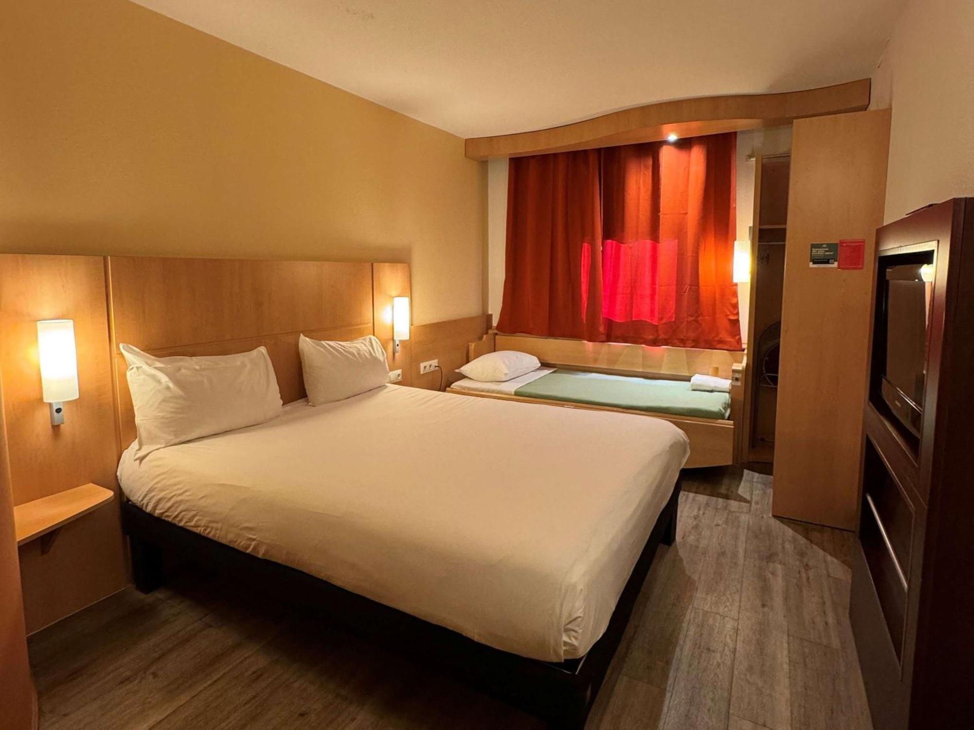 Hotel Ibis Istres Trigance Exteriér fotografie
