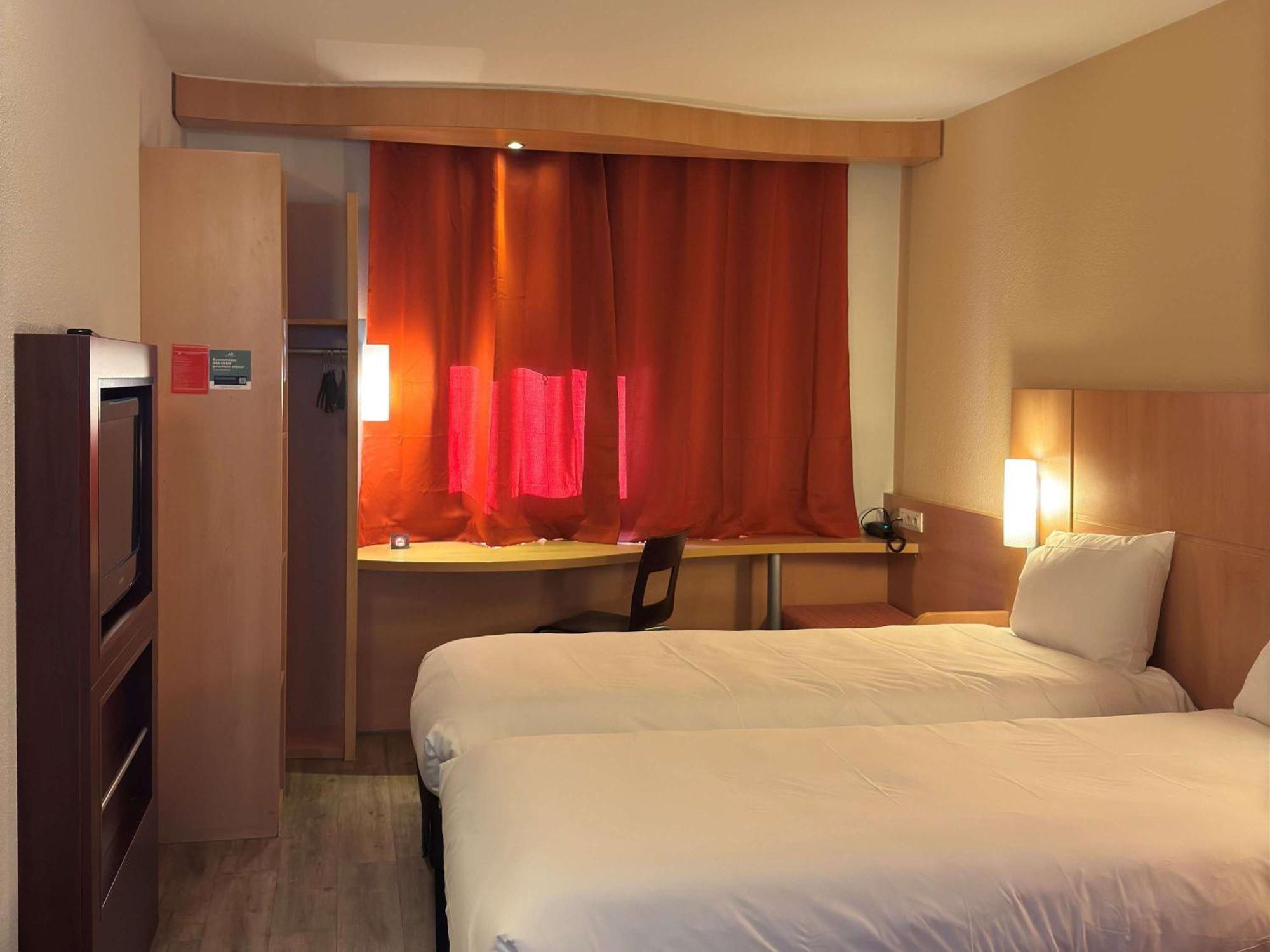 Hotel Ibis Istres Trigance Exteriér fotografie